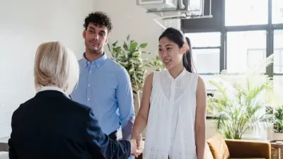 Corretor vs Seguradora: Qual a Diferenca e Quem Procurar