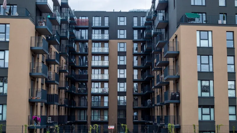 Seguro para Casa de Praia e Veraneio: Protecao o Ano Todo - Seguro para Apartamento vs Casa: Diferencas de Cobertura